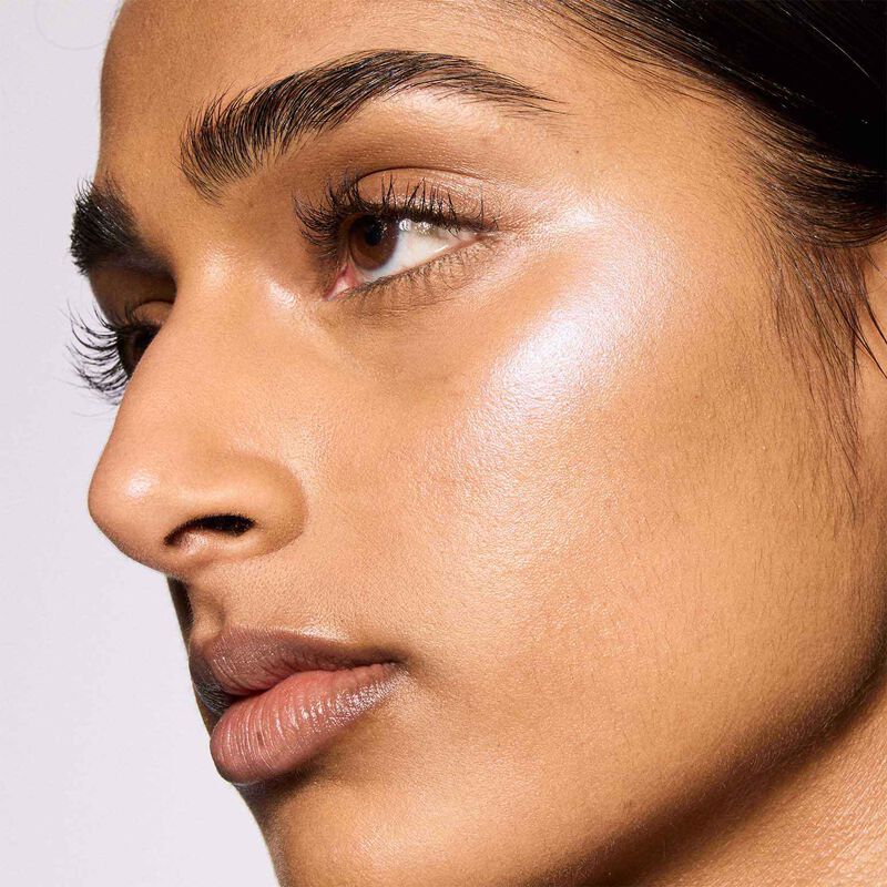 MAC Glow Play Bouncy Highlighter image number 3